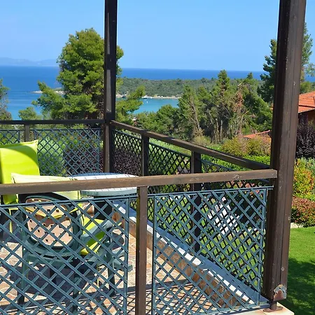Nyaraló With View To The Sea And Forest